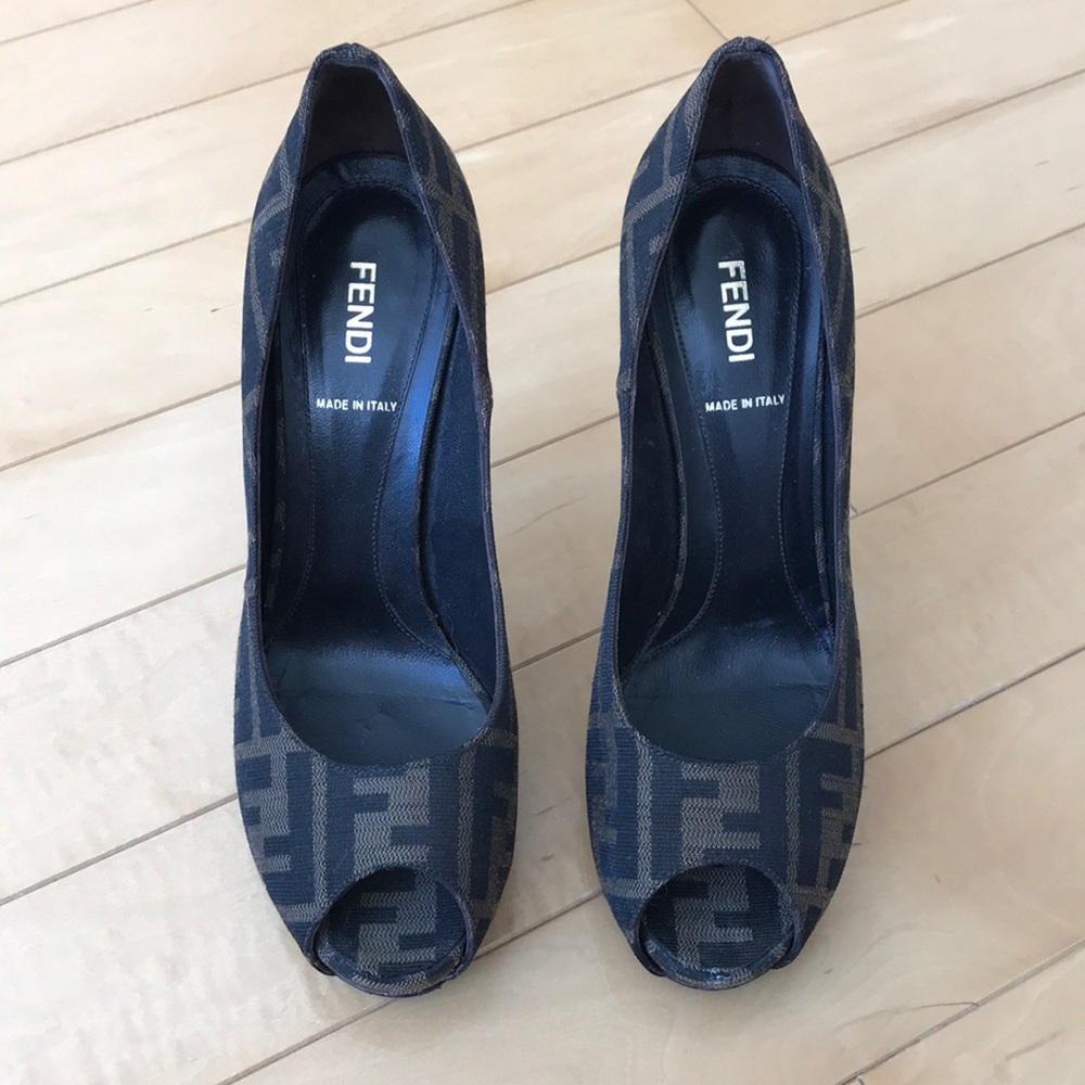 Fendi Spuntata Zucca Jacquard Logo Peep Toe Pumps